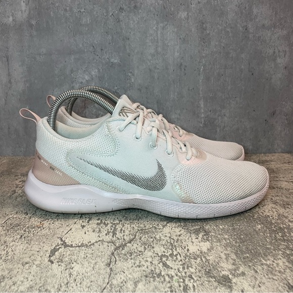 Nike Flex Experience Run Running Shoes Womens sz 11 - white and pink - Picture 1 of 7